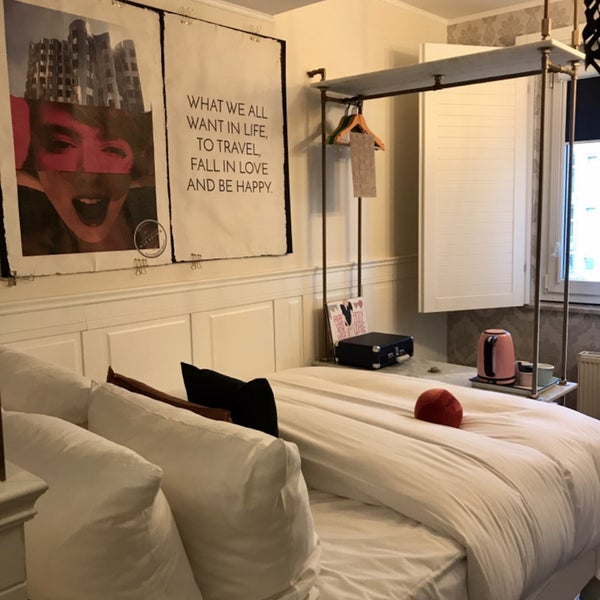 Photo taken at Max Brown Hotel Midtown, part of Sircle Collection by Nic D. on 3/20/2019
