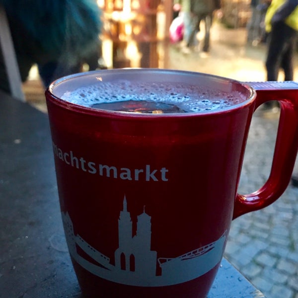 Photo taken at Stuttgarter Weihnachtsmarkt by Nic D. on 12/9/2018