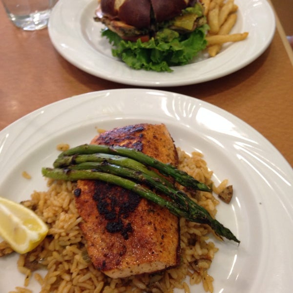 Plaza Cafe CedarsSinai Café