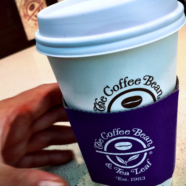 Photo taken at The Coffee Bean &amp; Tea Leaf by Nessie on 1/14/2015