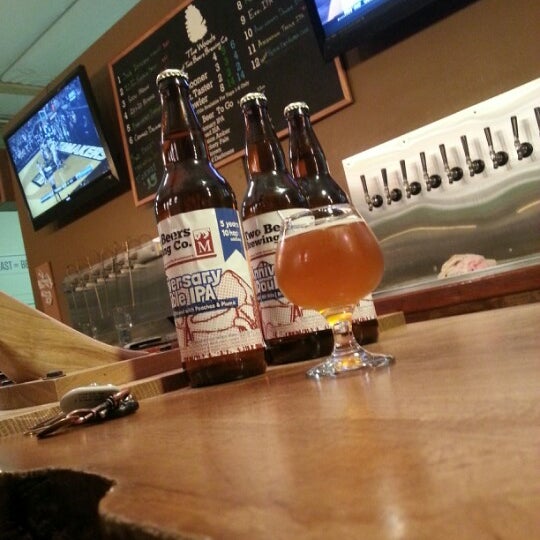 Photo taken at Two Beers Brewing Company by T3 H. on 11/22/2012