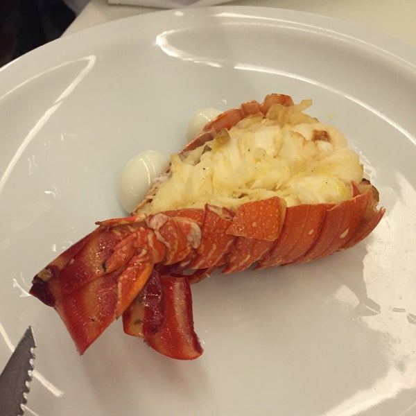 Muito bom e ótima lagosta grelhada com manteiga!👌