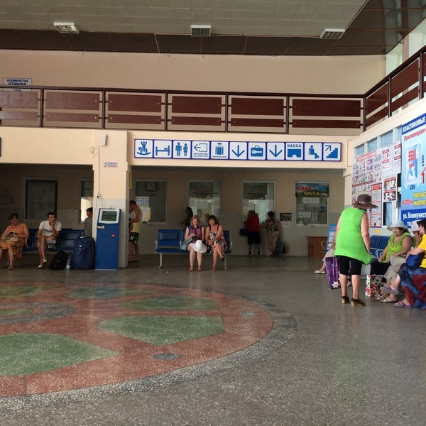 Расписание автобусов ейский автовокзал. Ейск гостиница на автовокзале. Автостанция ейска гостиница. Ейск автовокзал на карте. Сайт автовокзала ейск.