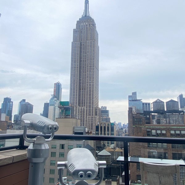 รูปภาพถ่ายที่ Spyglass Rooftop โดย Angela S. เมื่อ 6/2/2021