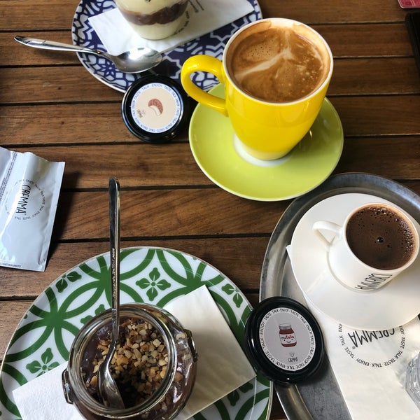Foto diambil di Cremma Breakfast, Cafe, Patisserie oleh Eda pada 6/29/2019