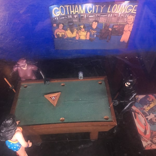 รูปภาพถ่ายที่ Gotham City Lounge โดย Tiffany W. เมื่อ 7/29/2018