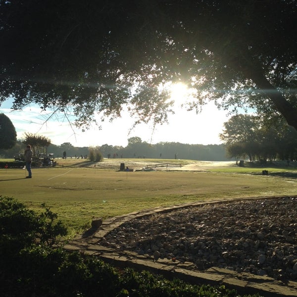 Foto diambil di Bear Creek Golf Club oleh Scott B. pada 11/8/2013