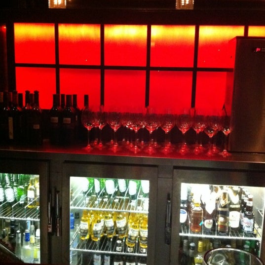 Снимок сделан в The Marlowe Restaurant and Wine Bar пользователем Michel T. 11/25/2012