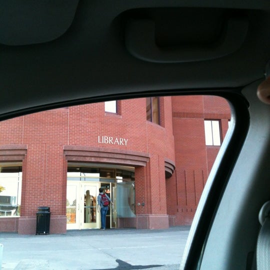 10/3/2012 tarihinde Kelly L.ziyaretçi tarafından Kathryn A. Martin Library'de çekilen fotoğraf
