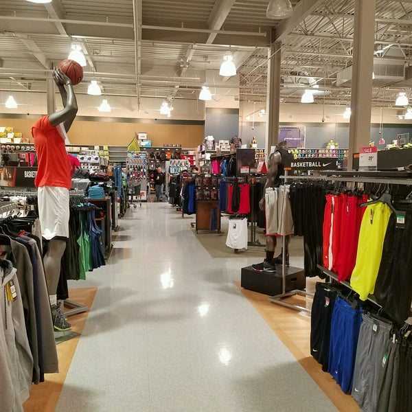 DICK'S Sporting Goods Fashion Square 2 tips