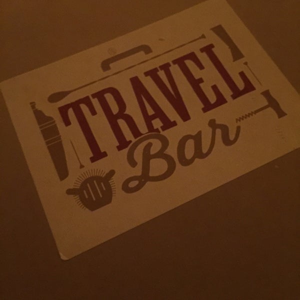 Foto tirada no(a) Travel Bar por Ben F. em 12/7/2015