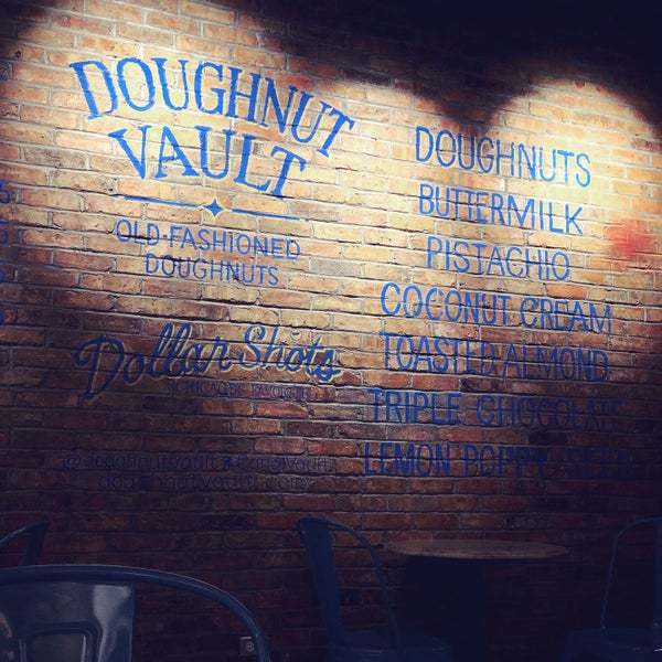 Снимок сделан в The Doughnut Vault пользователем Allie U. 2/5/2018