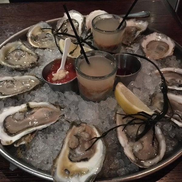 Снимок сделан в Rabia&#39;s Seafood/Oyster Bar &amp; Italian Restaurant пользователем Isabel E. 11/6/2017