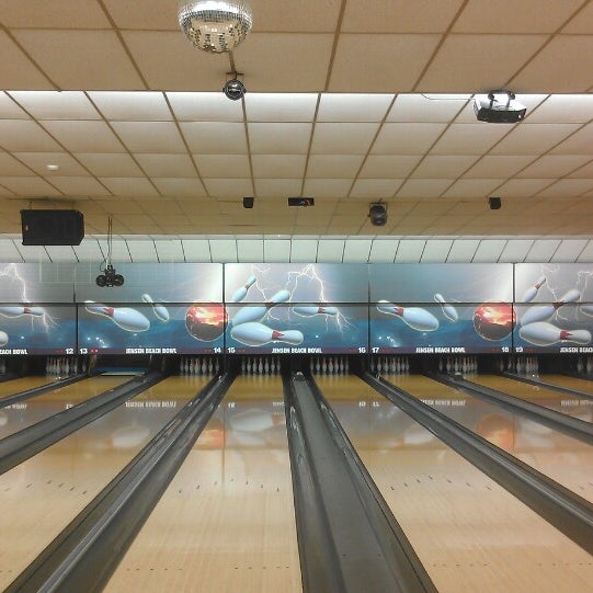 Newly renovated Jensen Beach Bowl offers 20 lanes and a full-service bar