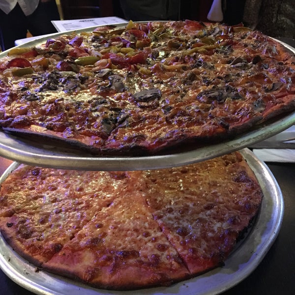 Photo taken at Star Tavern Pizzeria by Lenny D. on 2/15/2018