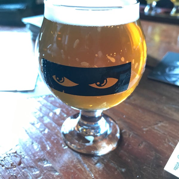 Photo taken at Speakeasy Ales &amp; Lagers by Peter S. on 9/8/2018