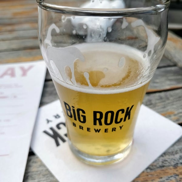 7/21/2018 tarihinde Peter S.ziyaretçi tarafından Liberty Commons at Big Rock Brewery'de çekilen fotoğraf