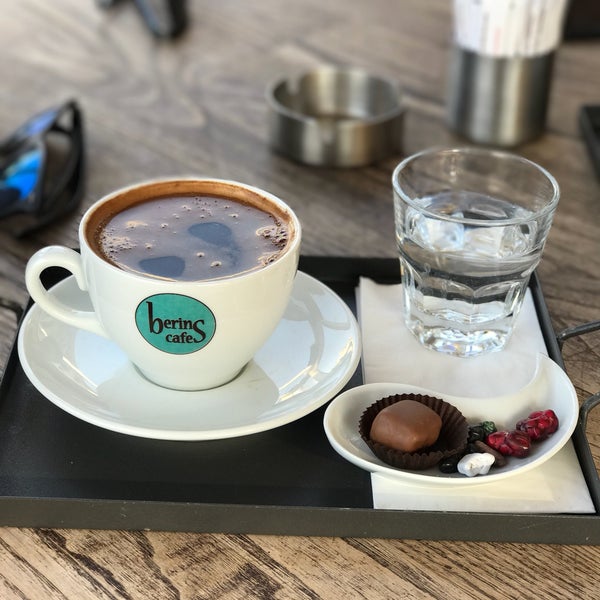 Foto tirada no(a) Berins Cafe por Gülce Ö. em 9/17/2017