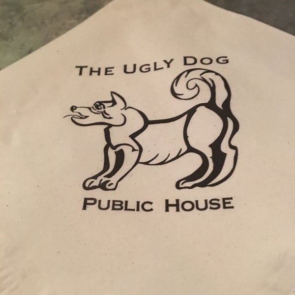 Das Foto wurde bei The Ugly Dog Public House von Lauren B. am 2/11/2017 aufgenommen