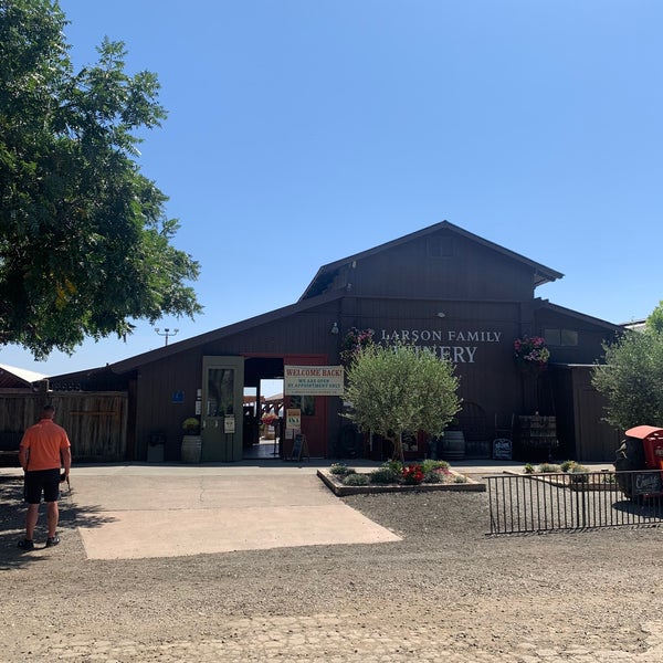 รูปภาพถ่ายที่ Larson Family Winery โดย Takeshi เมื่อ 7/25/2020