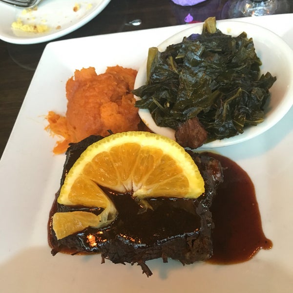 The braised short ribs were tender and the sauce was delicious. Highly recommend.