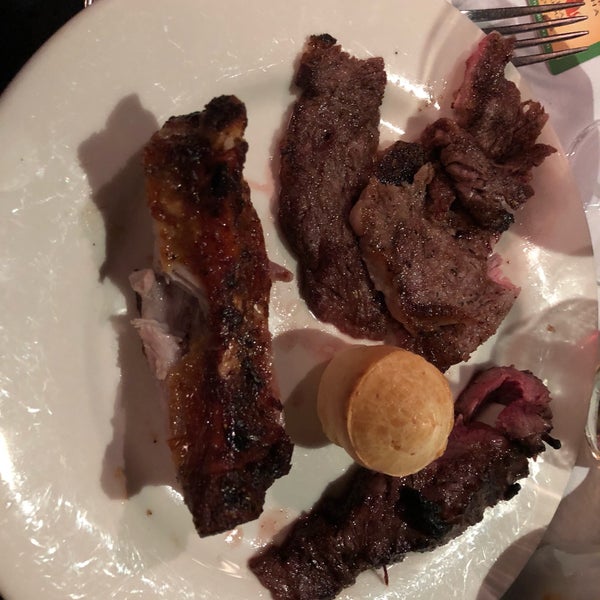 4/8/2018 tarihinde Shawn Z.ziyaretçi tarafından Chama Gaúcha Brazilian Steakhouse - Houston'de çekilen fotoğraf
