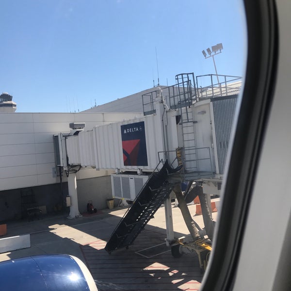 Gate A29 Romulus, MI