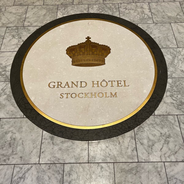 Foto diambil di Grand Hôtel Stockholm oleh  Ed B. pada 1/1/2022