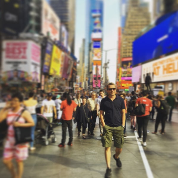 7/9/2017にÖzcanがCarolines on Broadwayで撮った写真