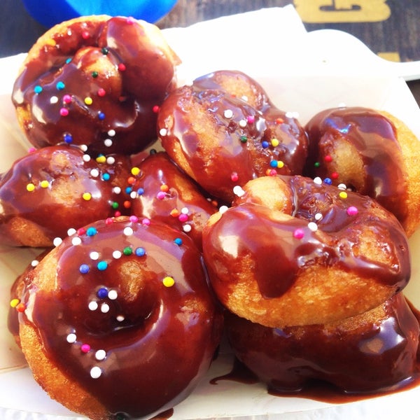 Foto scattata a Danny&#39;s Mini Donuts da Whorhey916 il 10/13/2014