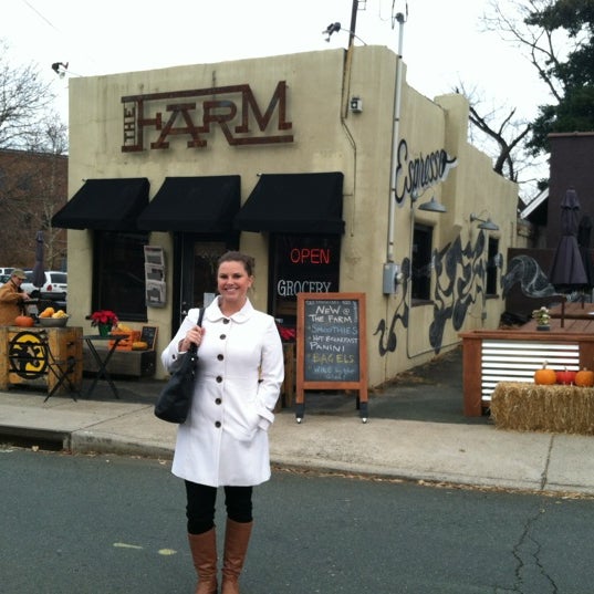 รูปภาพถ่ายที่ The Farm Cville โดย Emily A. เมื่อ 11/30/2012