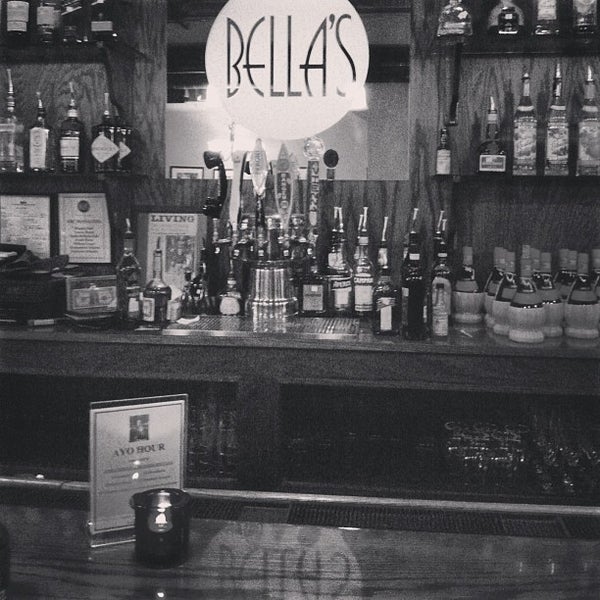 Das Foto wurde bei Bella&#39;s Restaurant von Emily A. am 12/23/2012 aufgenommen