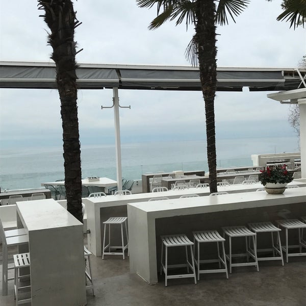 Foto tirada no(a) Mistral Seaside Bar por Katerina S. em 1/21/2018