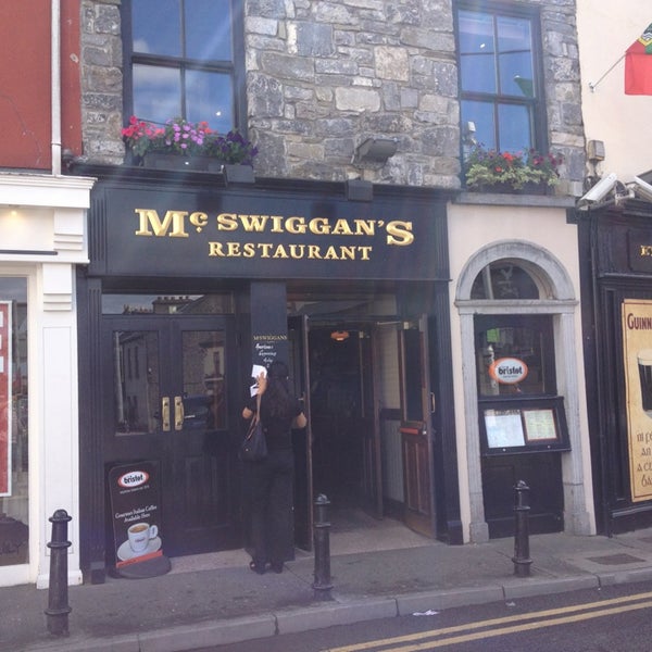 7/28/2013 tarihinde Adi T.ziyaretçi tarafından McSwiggan&#39;s Bar &amp; Restaurant'de çekilen fotoğraf