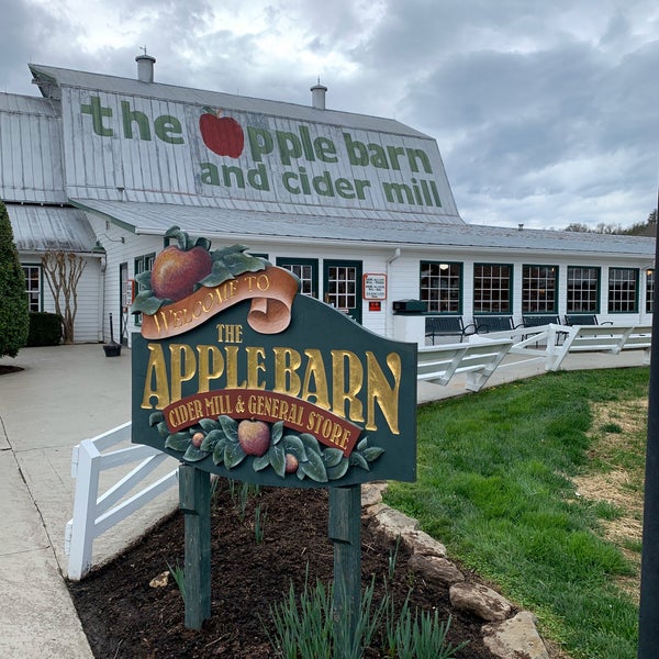 Photo taken at Apple Barn &amp; Cider Mill by Hazem A. on 3/18/2020