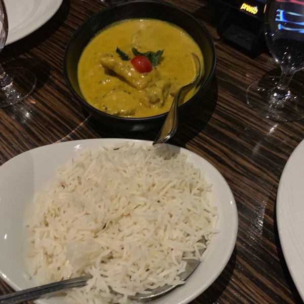 Снимок сделан в Spice Affair Beverly Hills Indian Restaurant пользователем Ruchi G. 9/21/2019