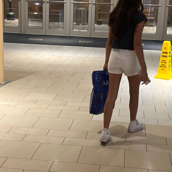 Apple Danbury Fair Mall 38 tips from 2528 visitors