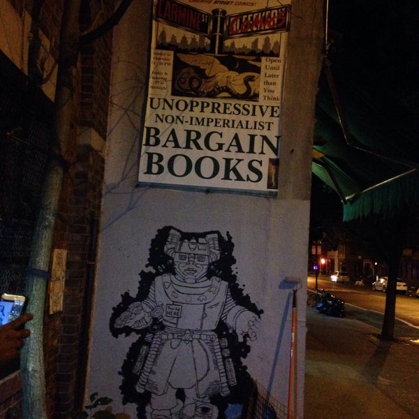 8/22/2015にbarbiebibianaがCarmine Street Comicsで撮った写真