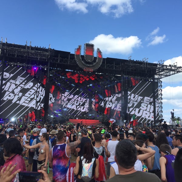 Photo taken at Ultra Music Festival by Alan L. on 3/24/2018