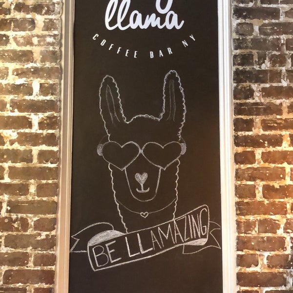 รูปภาพถ่ายที่ The Lazy Llama Coffee Bar โดย Rachael B. เมื่อ 5/28/2019