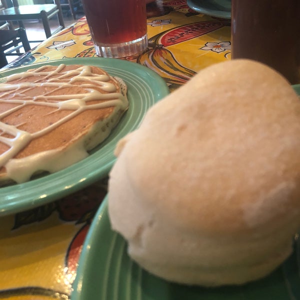 Photo taken at The Flying Biscuit Cafe by Shannon R. on 6/6/2018