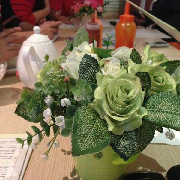 4/7/2013にRio M.がThree to Five Afternoon Tea Cafeで撮った写真