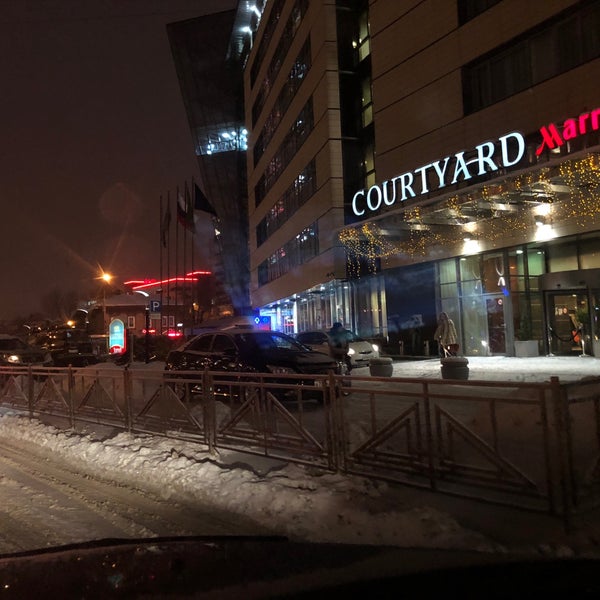 รูปภาพถ่ายที่ Courtyard by Marriott Irkutsk City Center โดย Digital_skull เมื่อ 12/15/2017