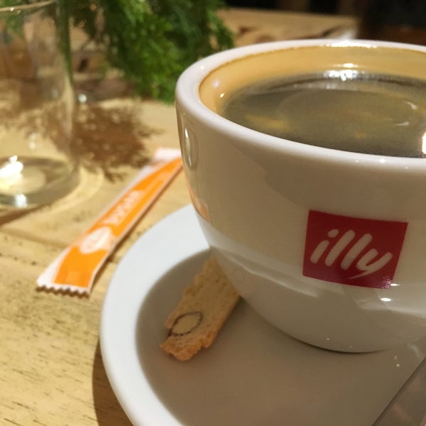 Illy coffee, delicious dessert, nice ambient