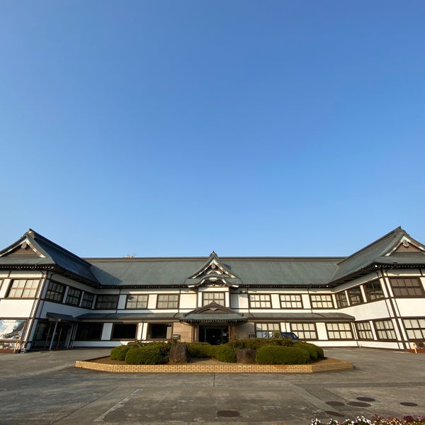 Photos At 千葉トヨペット本社屋 Building In 千葉市