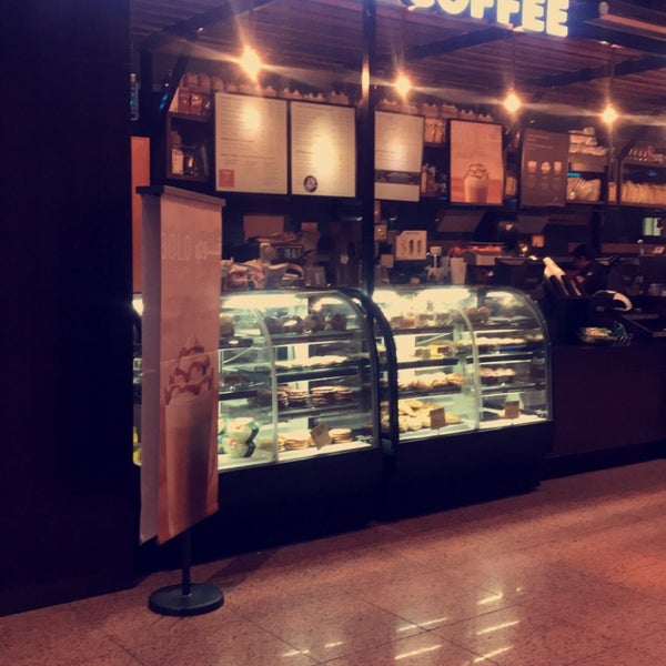 Foto scattata a Starbucks da MARWAN GAS✍🏻♏️ il 2/19/2020