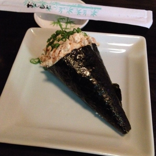 Das Foto wurde bei Deck Lounge &amp; Sushi Bar von Thiago A. am 4/28/2014 aufgenommen