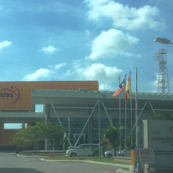 Photos At Pusat Angkasa Negara Banting Government Building