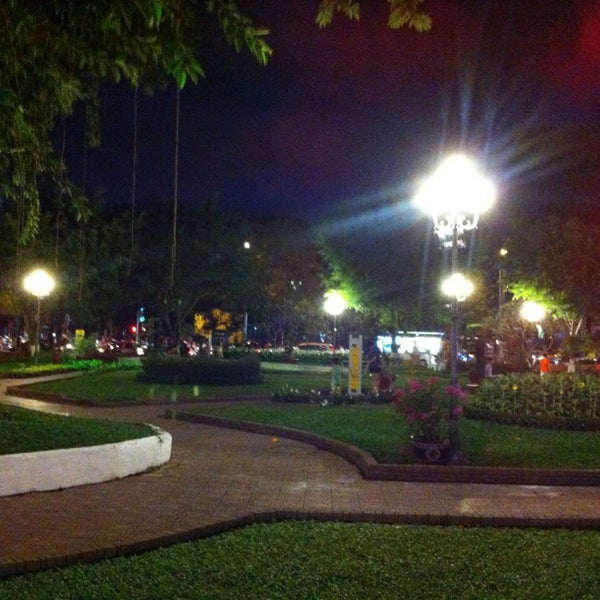 Park next. Park next. Park next. лес вдали. парки куала лумпура лучшие.