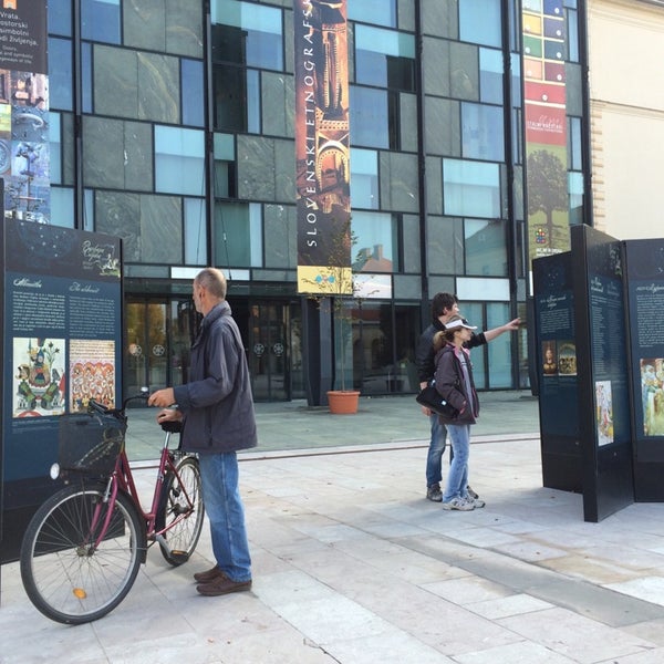 Das Foto wurde bei Slowenisches Ethnographisches Museum von Alex Z. am 10/5/2014 aufgenommen